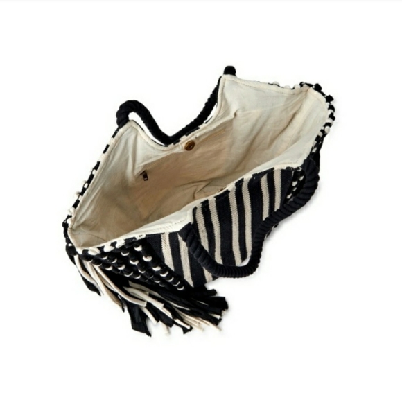 ● Time & True | Fringe Woven Tote Bag - Picture 4 of 11